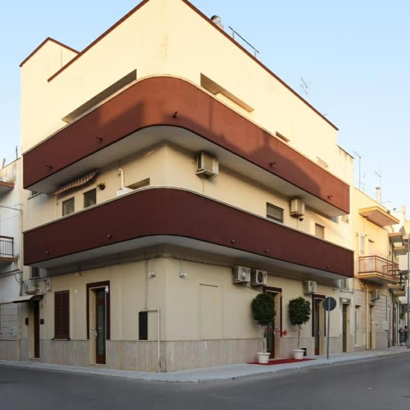 Bed & Breakfast Le Pupe Villa Grottaglie Exterior photo